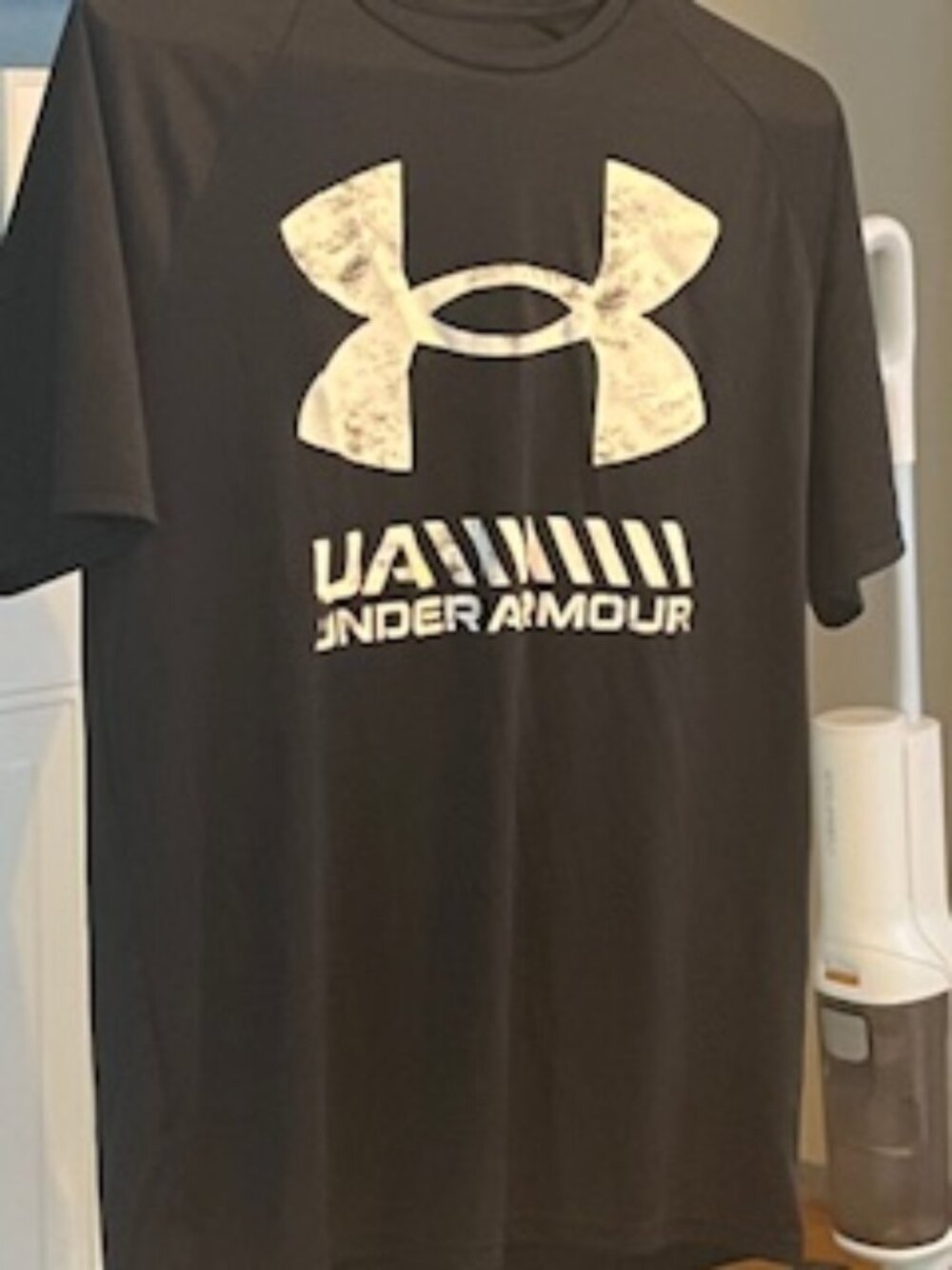 Under Armour Boys Sports shirt